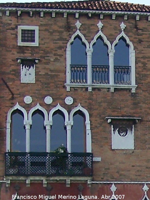 Palacio Barbaro - Palacio Barbaro. Balcones