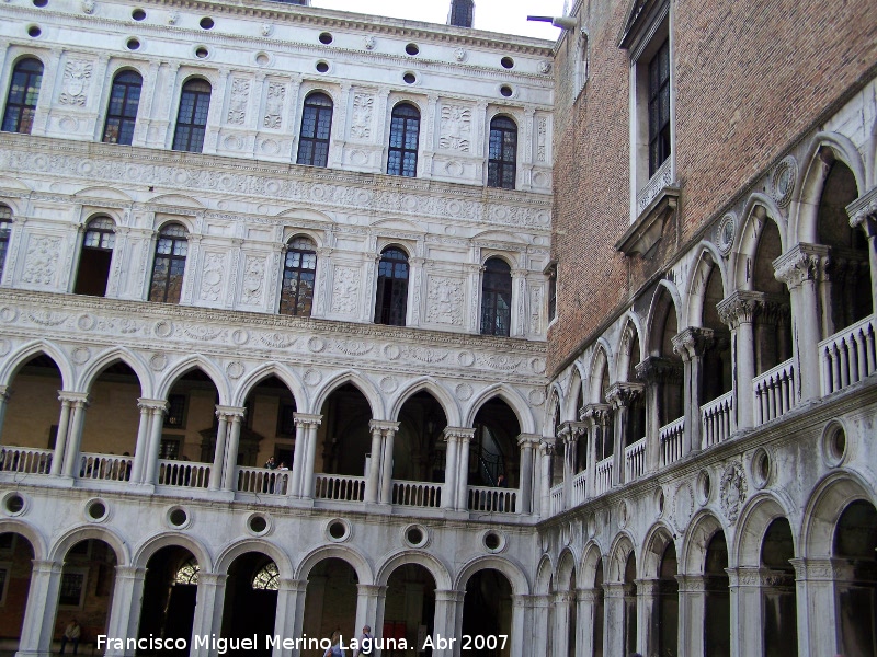 Palacio Ducal - Palacio Ducal. Patio