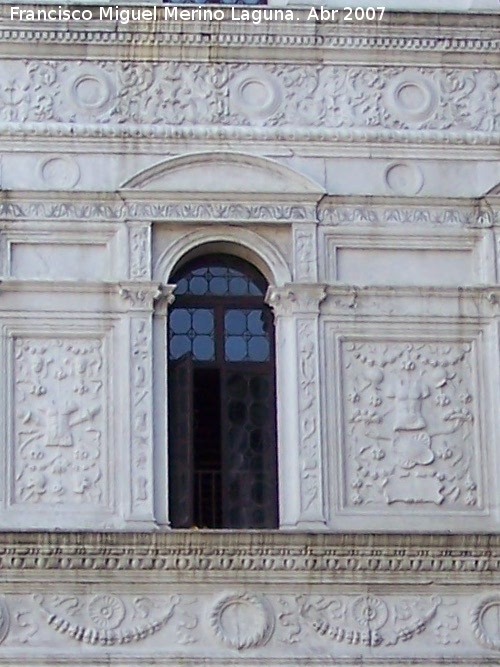 Palacio Ducal - Palacio Ducal. Ventana del patio