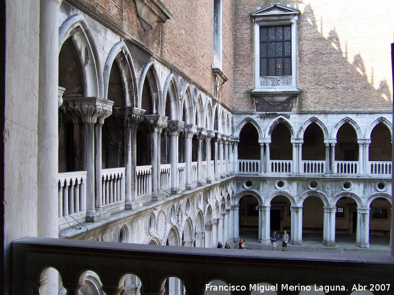 Palacio Ducal - Palacio Ducal. Patio