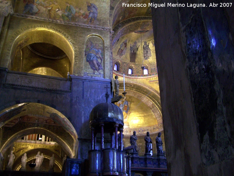 Baslica de San Marcos - Baslica de San Marcos. Interior