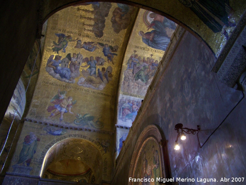 Baslica de San Marcos - Baslica de San Marcos. Interior