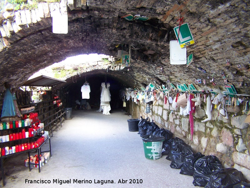 Santuario de la Virgen de la Cabeza - Santuario de la Virgen de la Cabeza. Exvotos