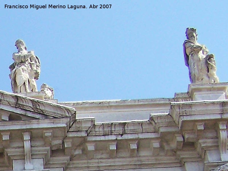 Iglesia de San Salvador - Iglesia de San Salvador. Estatuas