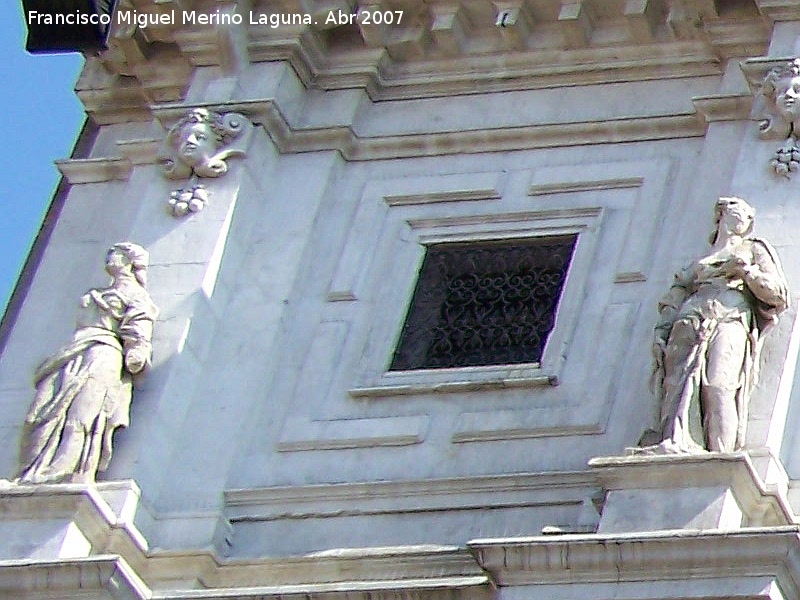 Iglesia de San Salvador - Iglesia de San Salvador. Estatuas