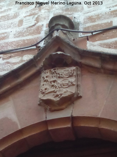 Iglesia de San Bartolom - Iglesia de San Bartolom. Escudo