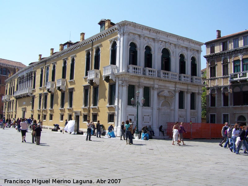 Campo de San Stefano - Campo de San Stefano. Palacio Loredan