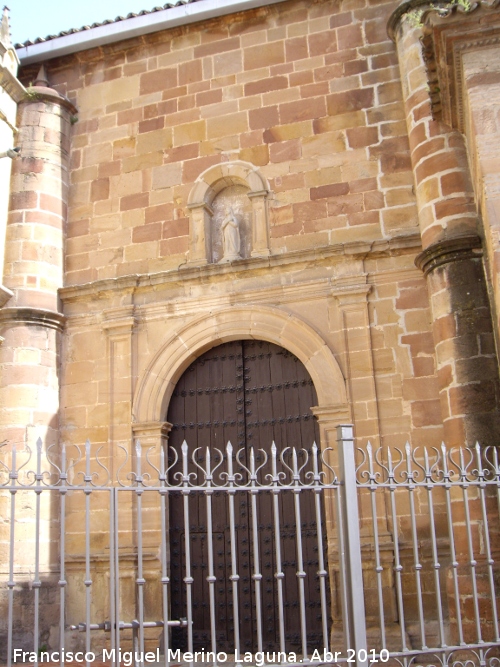 Iglesia de Santa Mara - Iglesia de Santa Mara. Portada lateral