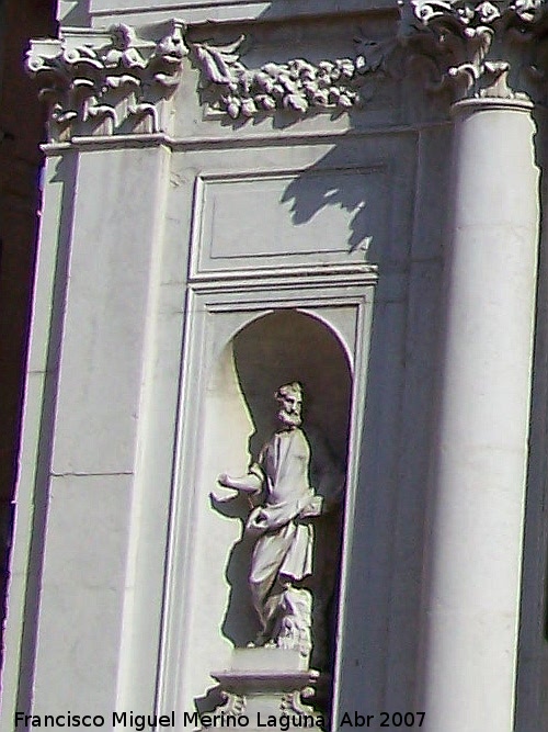 Iglesia de San Toma - Iglesia de San Toma. Estatua