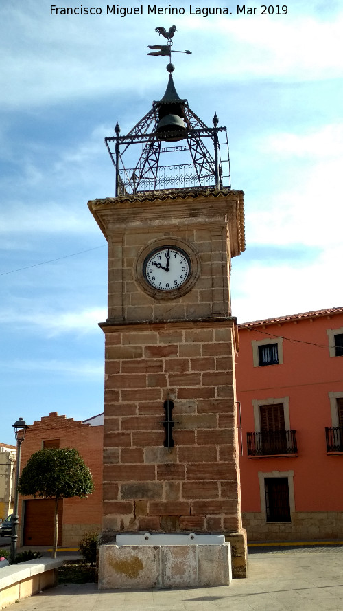 Torre del Reloj - Torre del Reloj. Torre con su pilar o fuente