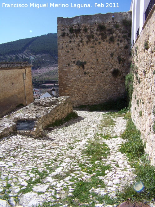 Puerta de la Villa - Puerta de la Villa. Cantn de subida a la puerta