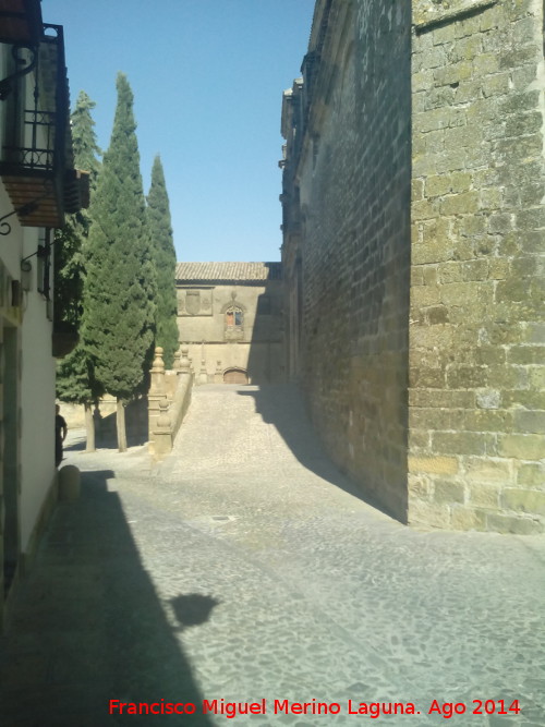 Catedral de Baeza. Fachada Principal - Catedral de Baeza. Fachada Principal. Rampa