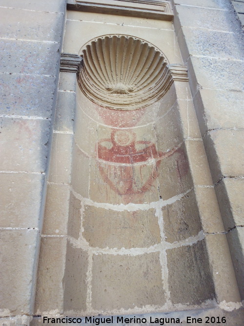 Catedral de Baeza. Fachada Principal - Catedral de Baeza. Fachada Principal. Restos de frescos en una hornacina