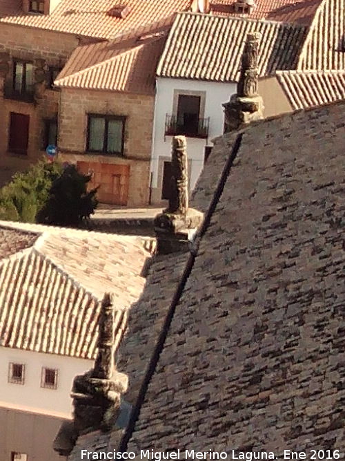 Catedral de Baeza. Fachada Principal - Catedral de Baeza. Fachada Principal. Pinculos