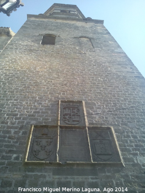 Catedral de Baeza. Torre - Catedral de Baeza. Torre. Campanario, escudos e inscripcin