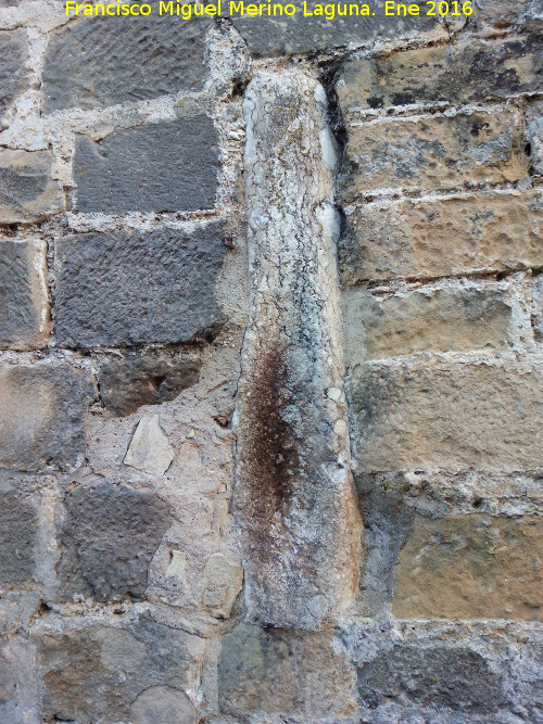 Catedral de Baeza. Torre - Catedral de Baeza. Torre. Columna de mrmol empotrada