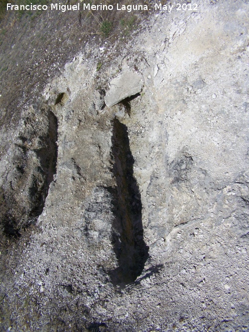 Necrpolis de Tzar - Necrpolis de Tzar. Tumba antropomorfa visigoda con laja de piedra