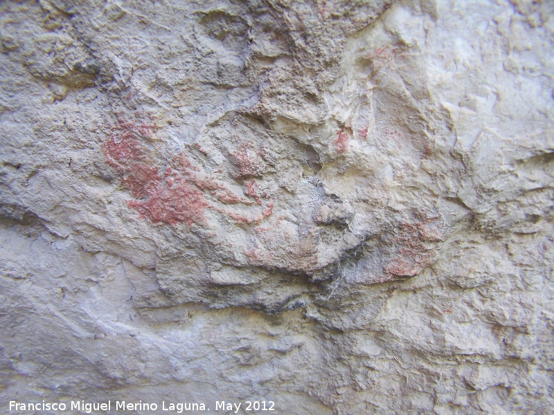 Pinturas rupestres de la Caada de la Corcuela - Pinturas rupestres de la Caada de la Corcuela. Manchas bajas de color rojo