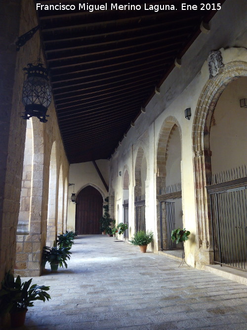 Catedral de Baeza. Claustro - Catedral de Baeza. Claustro. Galera