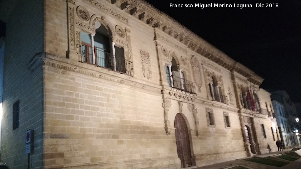 Ayuntamiento de Baeza - Ayuntamiento de Baeza. De noche