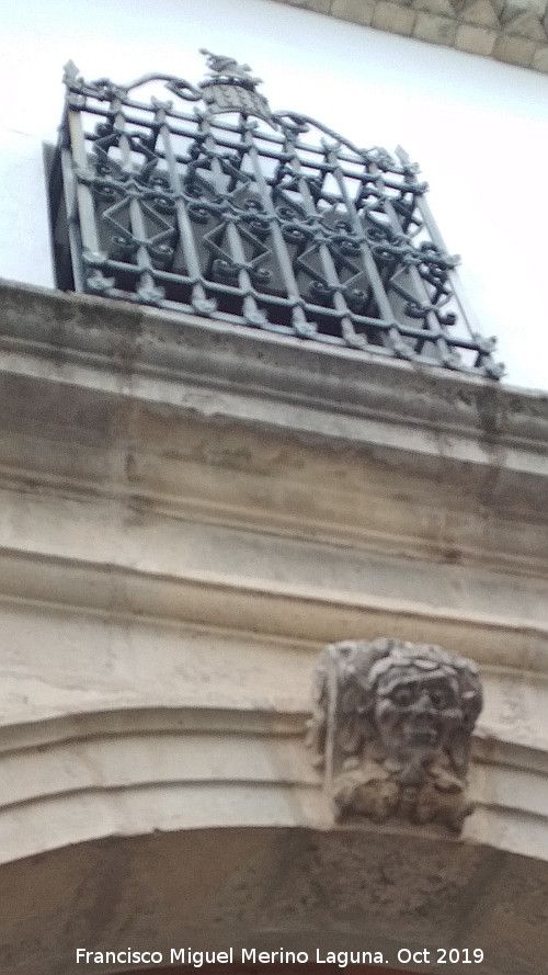 Casa de los Acua - Casa de los Acua. Reja y clave