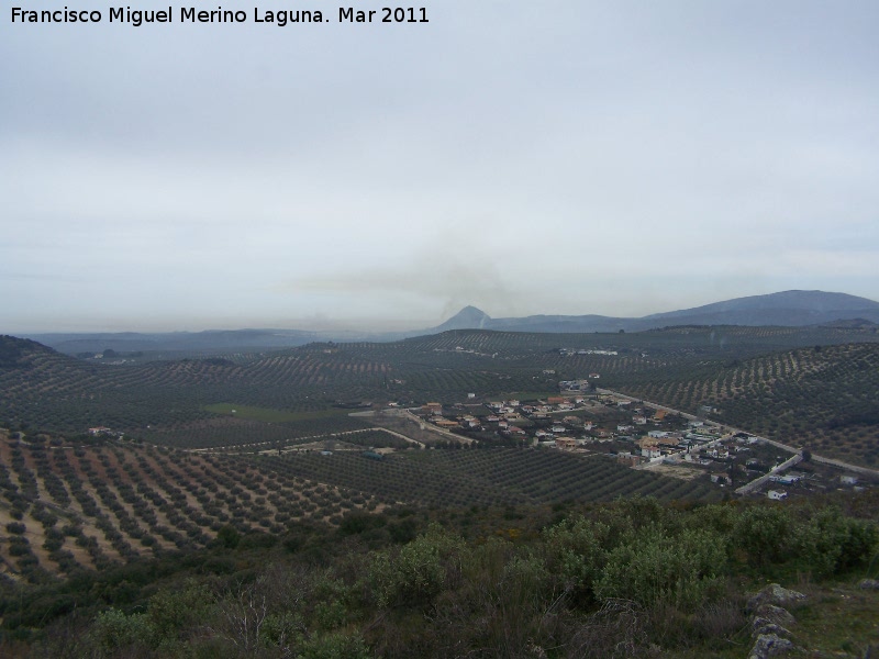 Oppidum del Cerro Algarrobo - Oppidum del Cerro Algarrobo. Vistas, al fondo la Pea de Martos