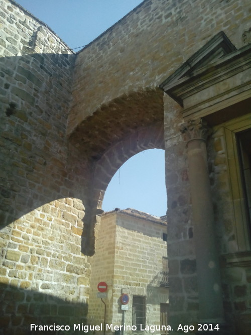 Puerta de Úbeda - Puerta de Úbeda. Puerta al revés