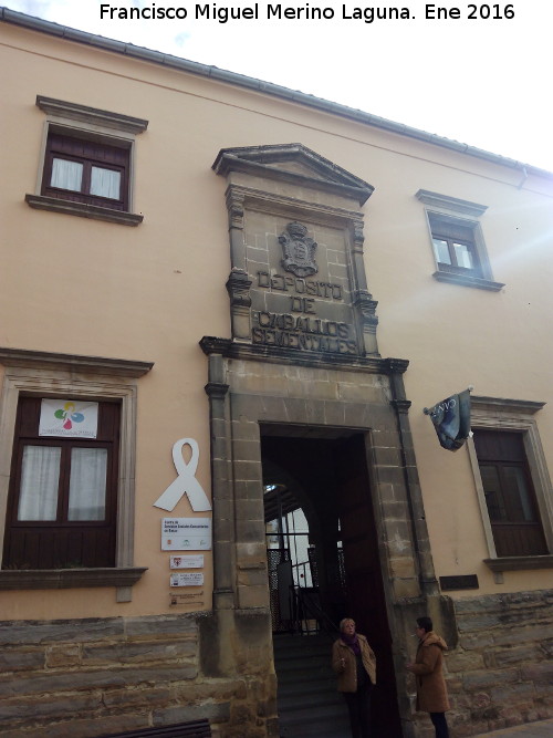 Colegio de Santiago de La Compaa de Jess - Colegio de Santiago de La Compaa de Jess. Portada lateral