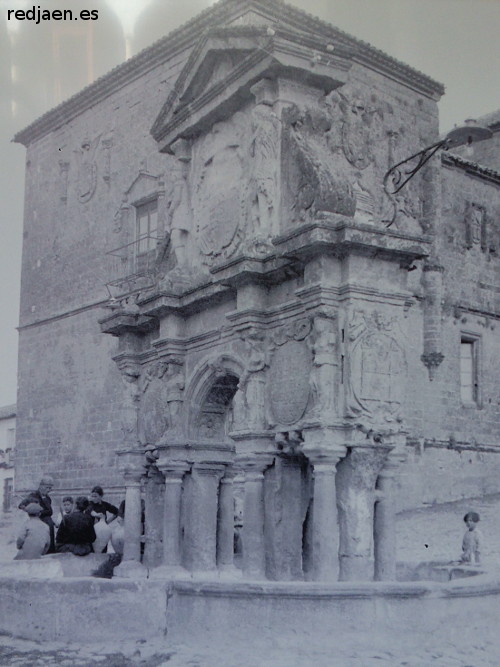 Fuente de Santa Mara - Fuente de Santa Mara. 1920 fotografa de Antonio Linares Arcos