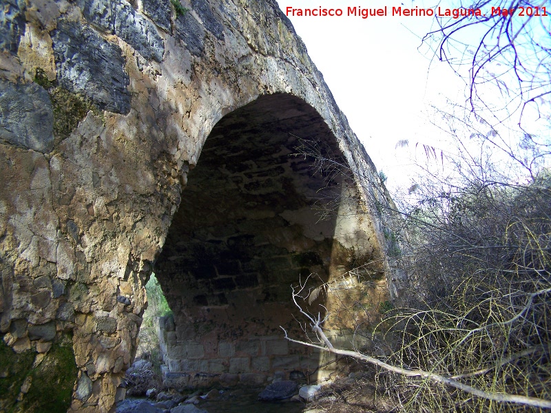 Puente Medieval del Arroyo Salado - Puente Medieval del Arroyo Salado. Lateral sin escudos