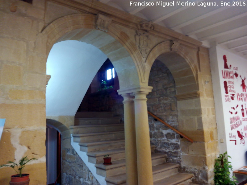 Hospital de San Antonio Abad - Hospital de San Antonio Abad. Arcos de la escalera de planta baja