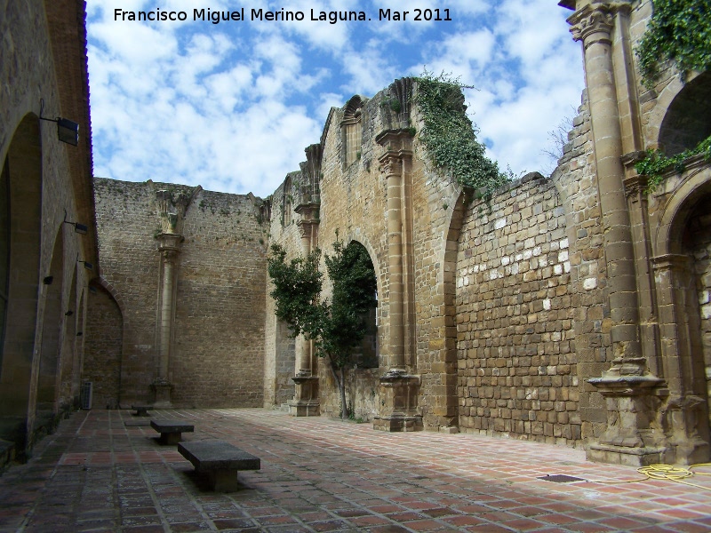 Iglesia del Salvador - Iglesia del Salvador. Patio