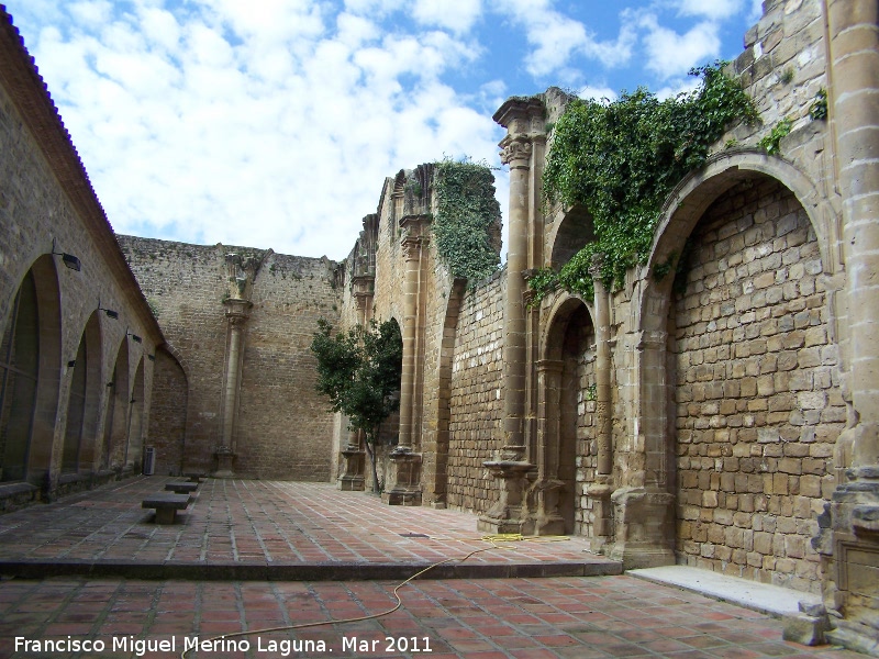 Iglesia del Salvador - Iglesia del Salvador. Patio