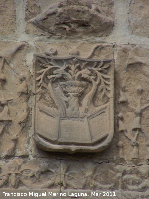 Iglesia de San Andrs - Iglesia de San Andrs. Escudo de Alonso Surez de la Fuente del Sauce