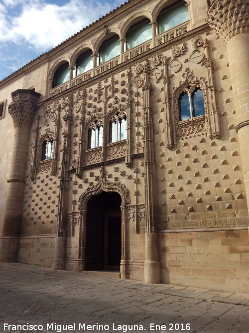 Palacio de Jabalquinto - Palacio de Jabalquinto. 