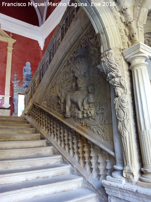 Palacio de Jabalquinto - Palacio de Jabalquinto. Escalera