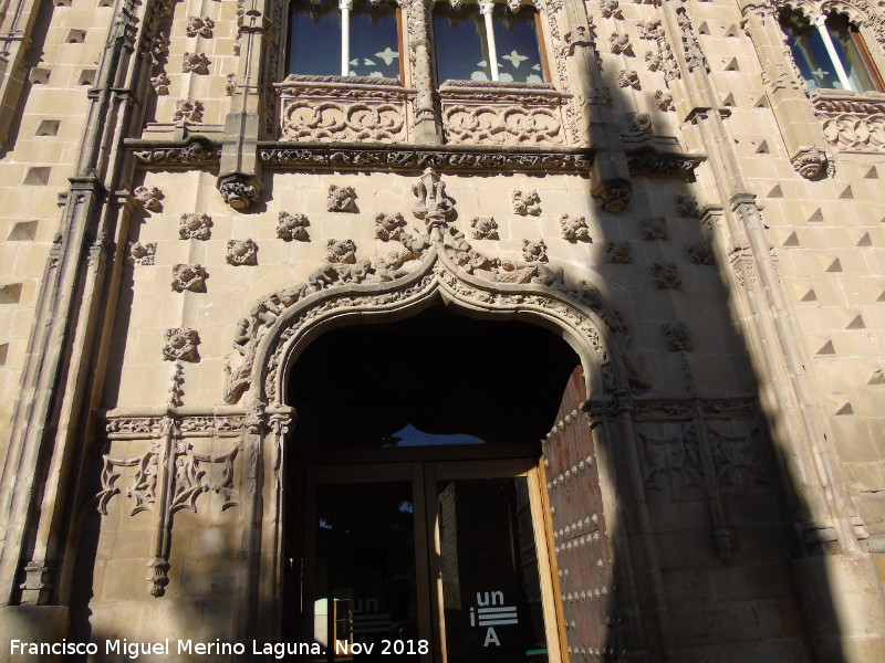 Palacio de Jabalquinto - Palacio de Jabalquinto. Puerta