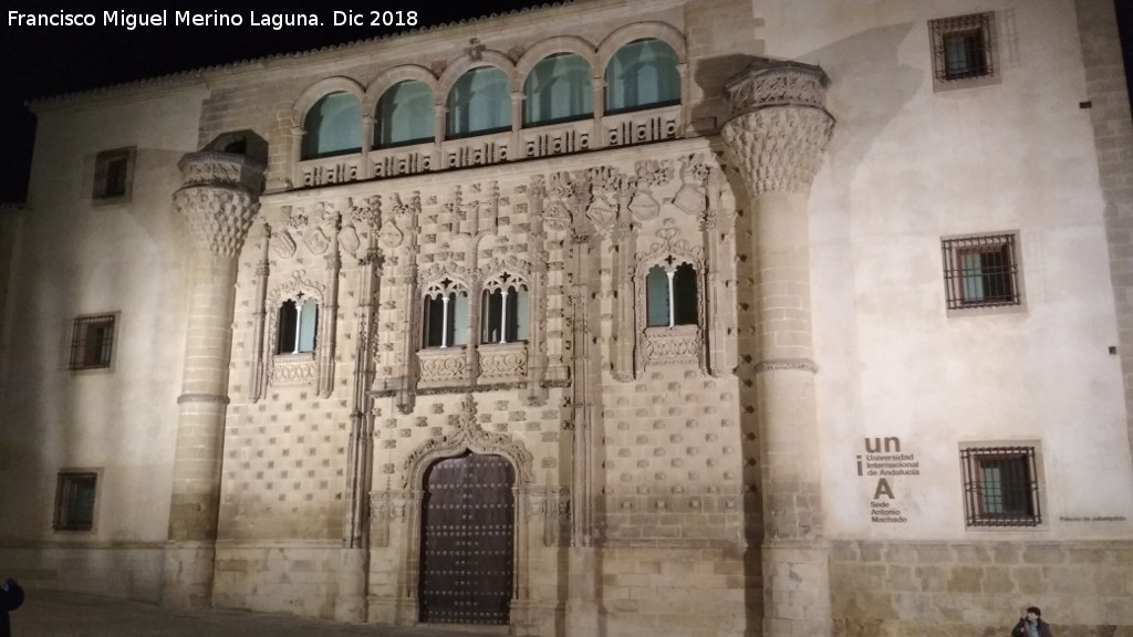 Palacio de Jabalquinto - Palacio de Jabalquinto. De noche