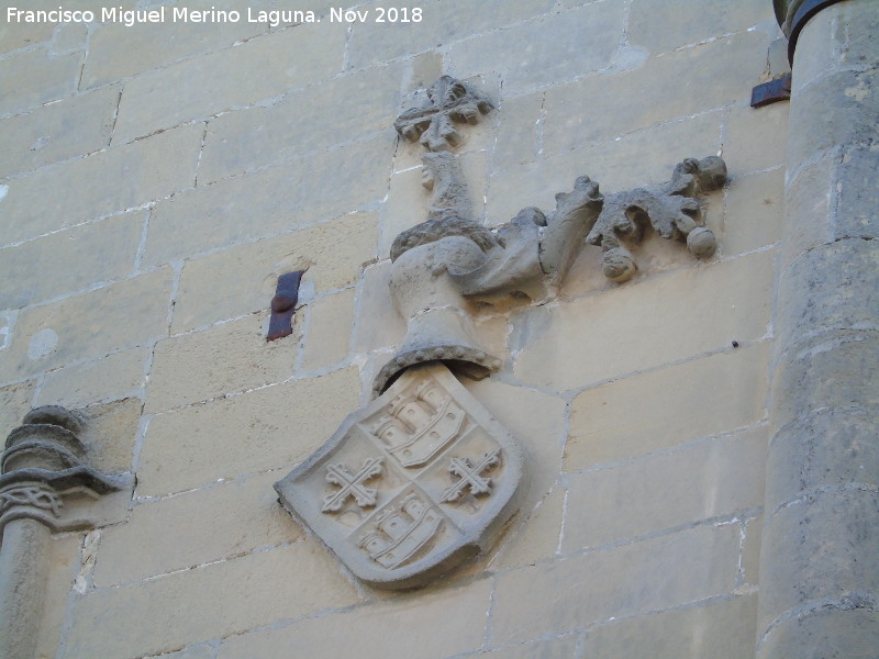 Palacio de los Salcedo - Palacio de los Salcedo. Escudo