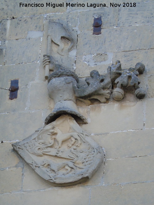 Palacio de los Salcedo - Palacio de los Salcedo. Escudo