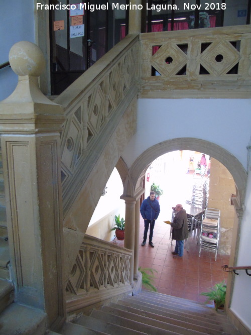 Palacio fortaleza de los Snchez Valenzuela - Palacio fortaleza de los Snchez Valenzuela. Escaleras del patio