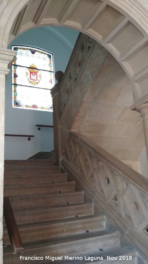 Palacio fortaleza de los Snchez Valenzuela - Palacio fortaleza de los Snchez Valenzuela. Escaleras del patio