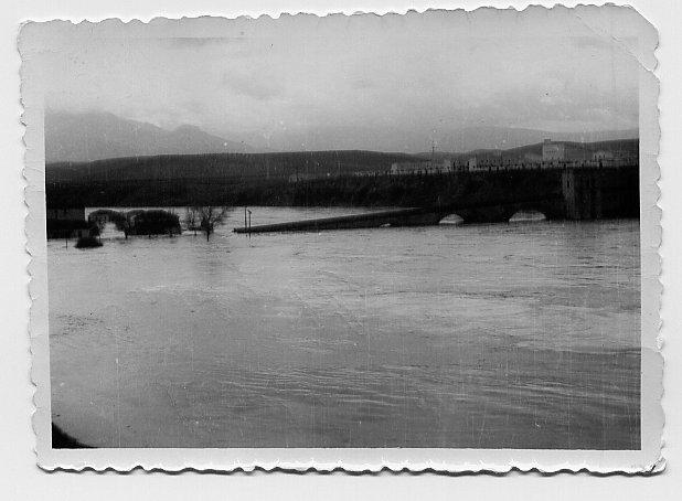 Puente del Obispo - Puente del Obispo. Riada del Guadalaquivir de 1963. Fotografa propiedad de D. Sebastian Rivera Leiva