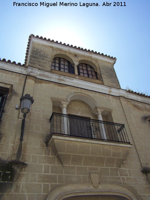 Palacio de la Calle San Pedro n 7 - Palacio de la Calle San Pedro n 7. Mirador, balcn monumental y arco rebajado