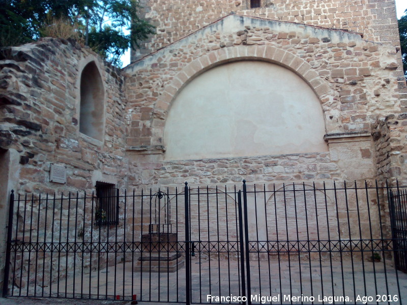 Santuario de la Yedra - Santuario de la Yedra. Parte antigua donde se apareci la Virgen, y su pozo