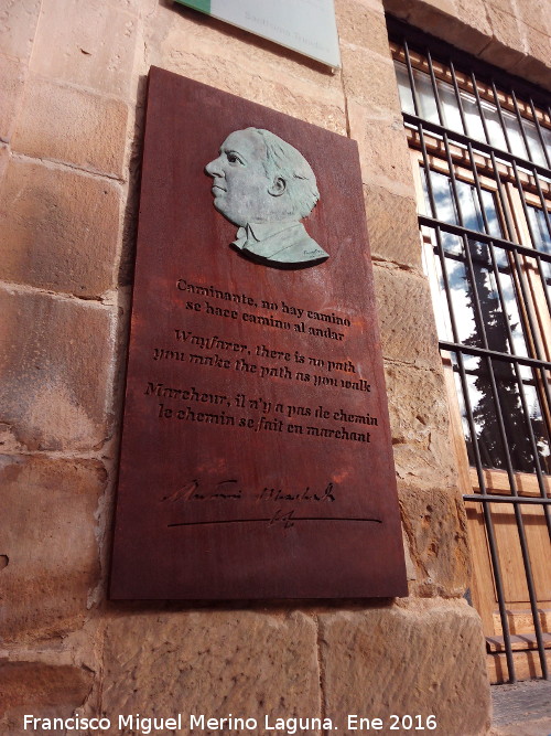 Antigua Universidad - Antigua Universidad. Placa de Antonio Machado