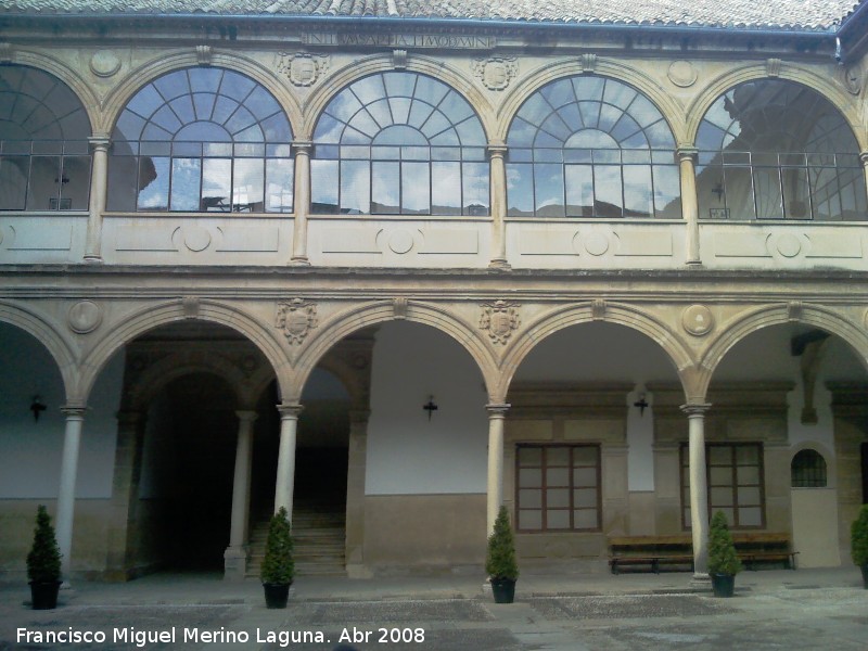 Antigua Universidad - Antigua Universidad. Galera norte