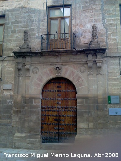 Antigua Universidad - Antigua Universidad. Tercera puerta, la ms cercana a la iglesia de la Santa Cruz