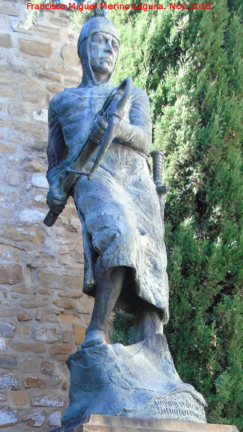 Monumento al Ballestero Baezano - Monumento al Ballestero Baezano. Estatua