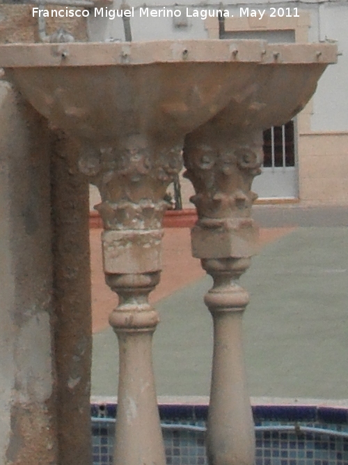 Fuente de la Plaza de Garcez - Fuente de la Plaza de Garcez. Pilillas